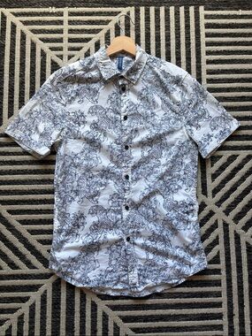 Men's Short-Sleeve White Button-Up Shirt with Black Tiger Print